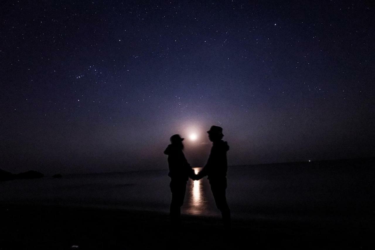 2019新築 ! Guest House Holoholo Beach Side Ishigaki  Buitenkant foto